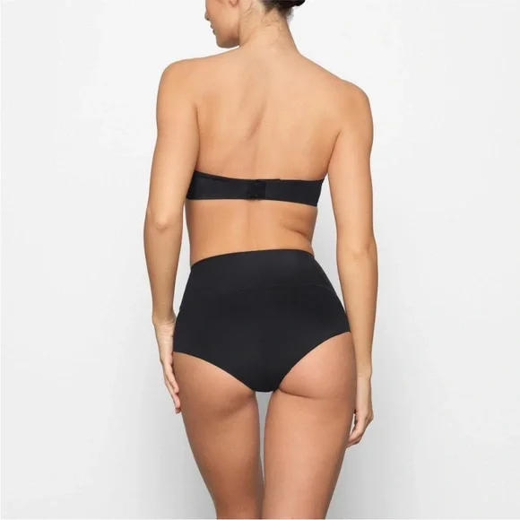 SKIMS sculpting seamless mid waist brief S/M NWOT - Picture 2 of 6